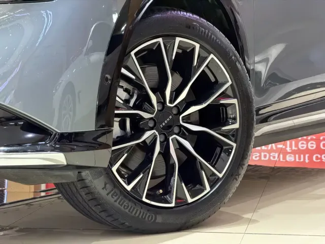 ZEEKR Zeekr 7X 2025 Model 75kWh RWD Smart Driving Edition — Фото автомобиля 21