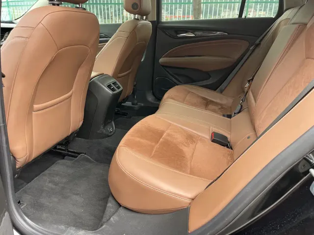 Buick Regal — Фото автомобиля 10