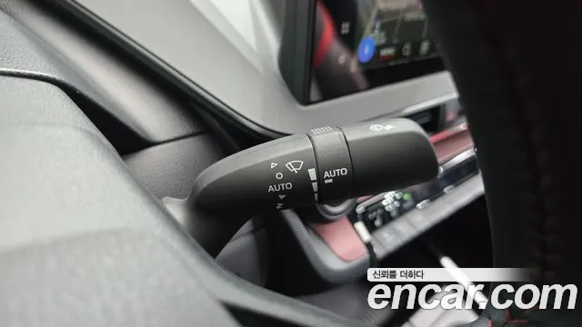 Toyota Prius Generation 5 — Фото автомобиля 19