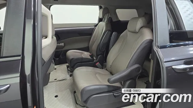 Kia Carnival 4th Gen — Фото автомобиля 25