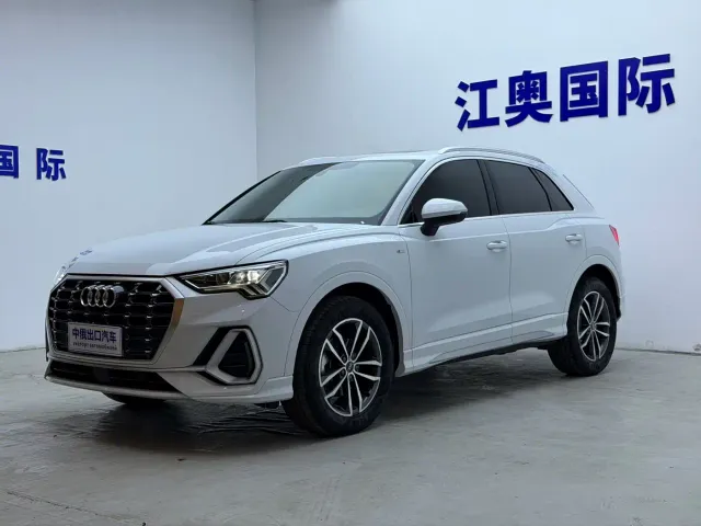 Фотография автомобиля — Audi Q3