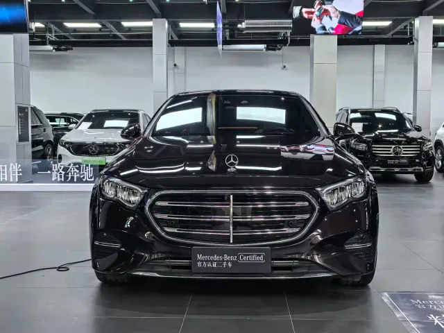 Mercedes-Benz E-Class — Фото автомобиля 2
