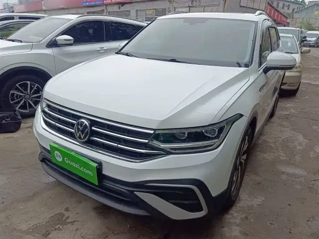 Фотография автомобиля — Volkswagen Tiguan L
