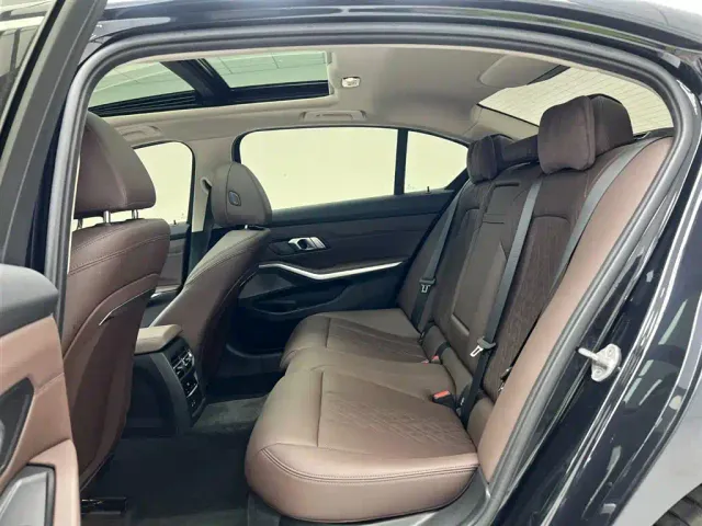 BMW 3 Series — Фото автомобиля 9