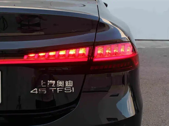 Audi A7L — Фото автомобиля 16