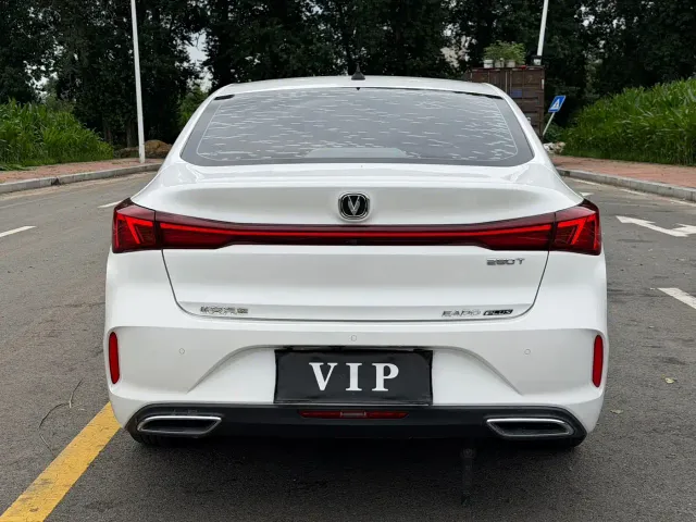 Changan Eado — Фото автомобиля 15