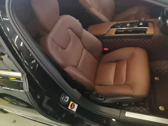 Volvo S90 — Фото автомобиля 24