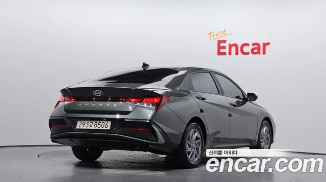 Hyundai Avante CN7 — Фото автомобиля 2