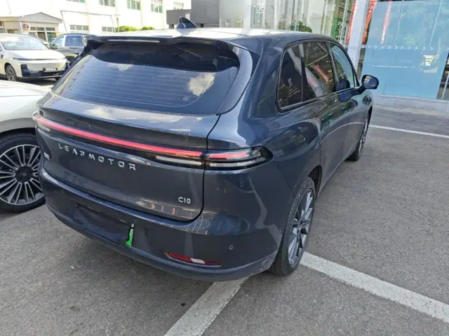 Leapmotor C10 — Фото автомобиля 4