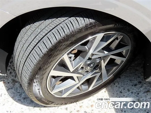 Hyundai Grandeur GN7 — Фото автомобиля 20