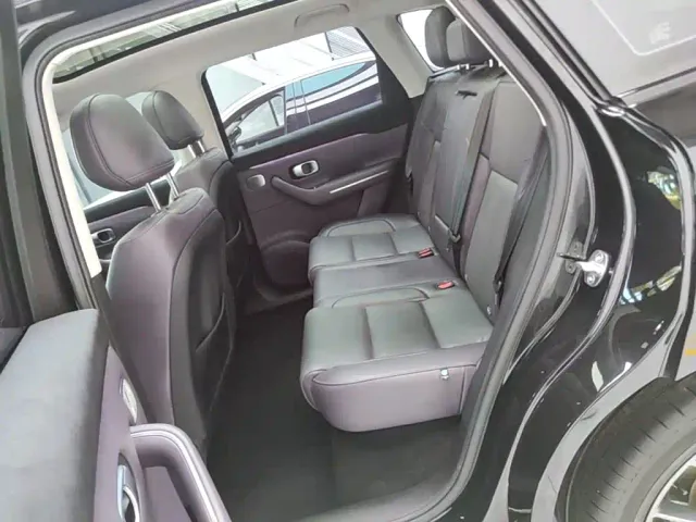 Leapmotor C10 — Фото автомобиля 16