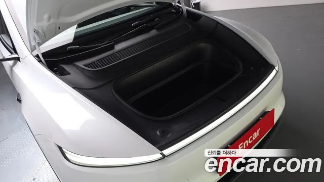 Tesla Model Y — Фото автомобиля 5
