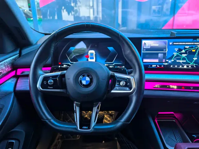 BMW 5 Series — Фото автомобиля 12