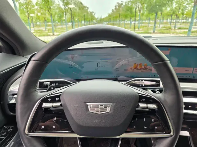 Cadillac Lyriq — Фото автомобиля 13