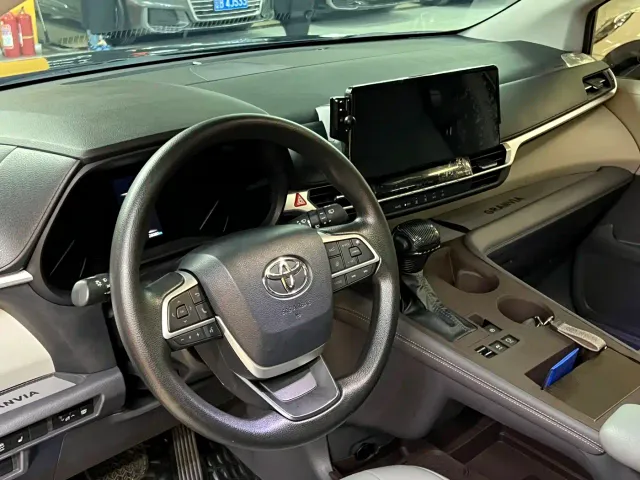 Toyota Granvia — Фото автомобиля 5