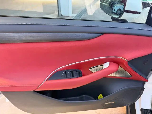 Xiaomi SU7 — Фото автомобиля 6