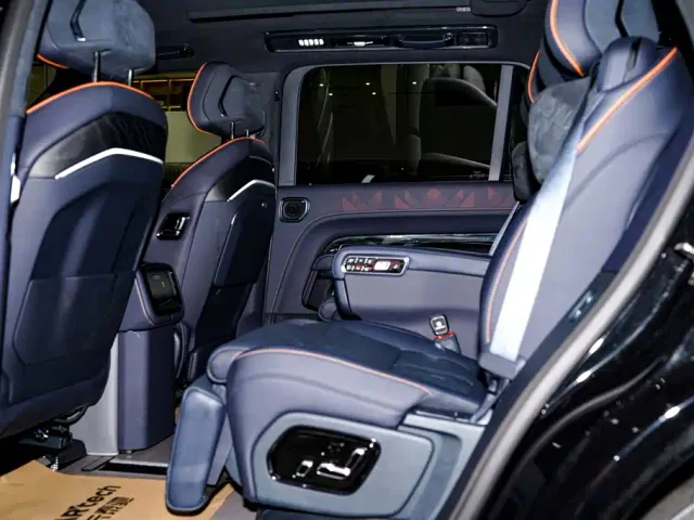 ZEEKR Zeekr 9X 2025 Model Gloss Black Edition — Фото автомобиля 26