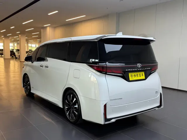 Toyota Vellfire — Фото автомобиля 5