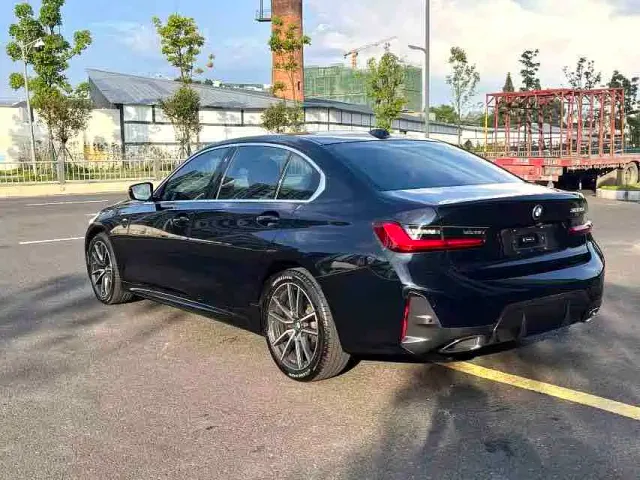 BMW 3 Series — Фото автомобиля 9