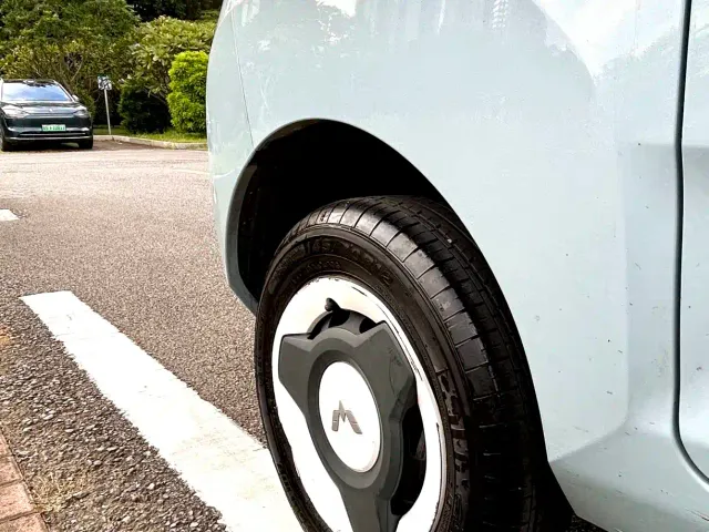 Wuling Hongguang Mini EV — Фото автомобиля 10