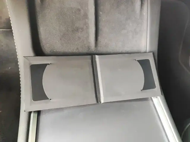 Tesla Model Y — Фото автомобиля 8