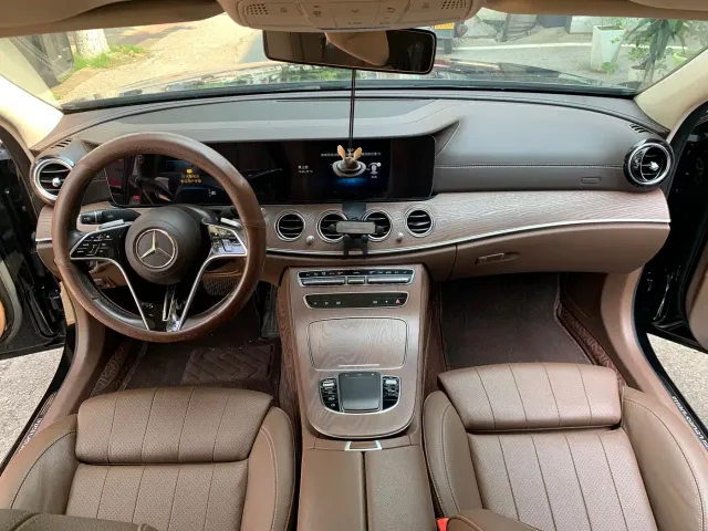 Mercedes-Benz E-Class — Фото автомобиля 15