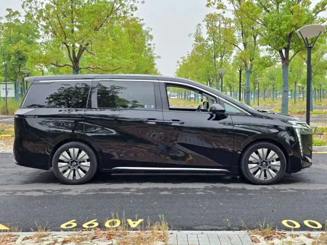 GAC Trumpchi E8 — Фото автомобиля 7