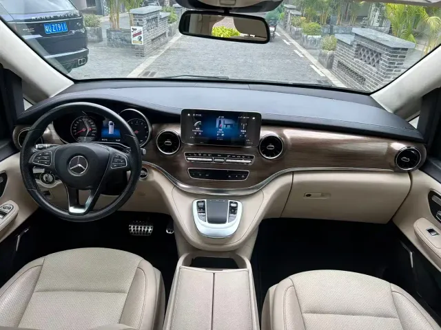 Mercedes-Benz V-Class — Фото автомобиля 7