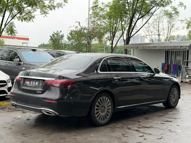 Mercedes-Benz E-Class — Фото автомобиля 14