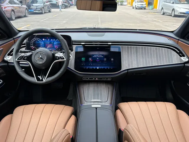 Mercedes-Benz E-Class — Фото автомобиля 7