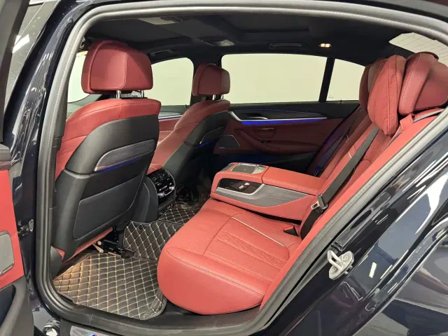 BMW 5 Series — Фото автомобиля 17