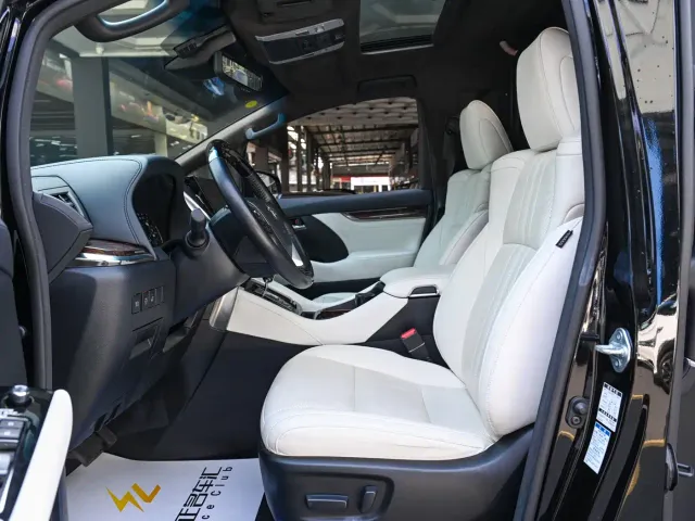 Toyota Alphard — Фото автомобиля 7