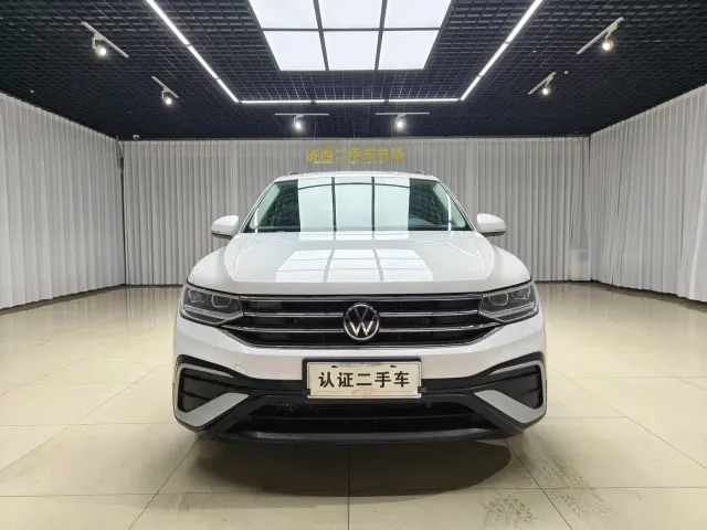 Volkswagen Tiguan L — Фото автомобиля 2