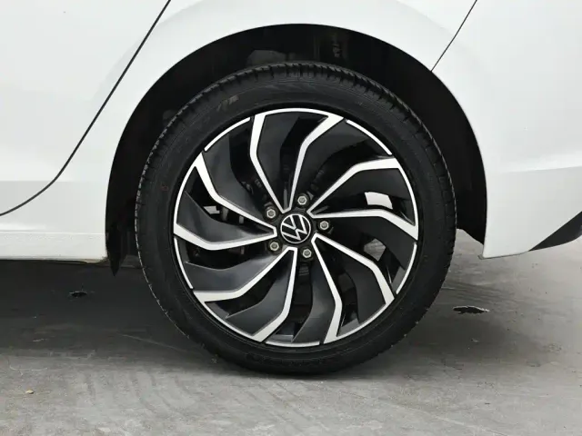 Volkswagen Golf — Фото автомобиля 8
