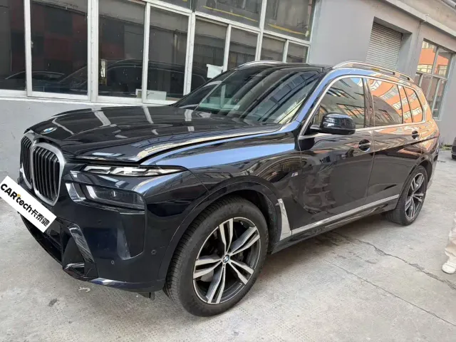 BMW X7 — Фото автомобиля 2