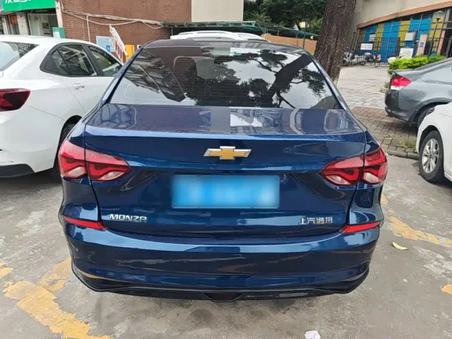 Chevrolet Monza — Фото автомобиля 5