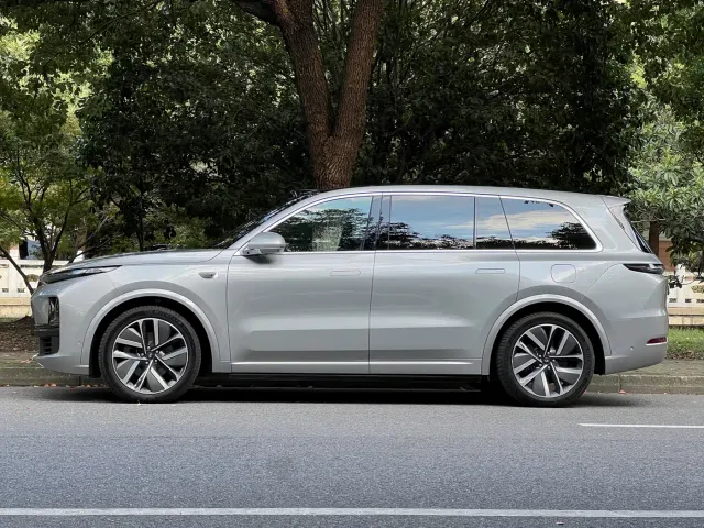 Li Auto L9 — Фото автомобиля 7