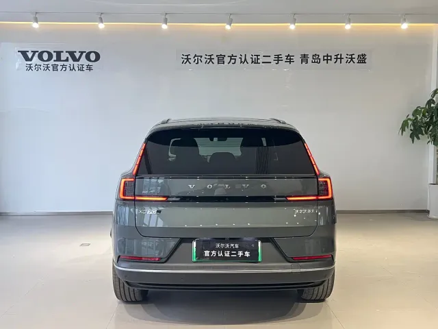 Volvo XC70 Plug-in Hybrid — Фото автомобиля 4