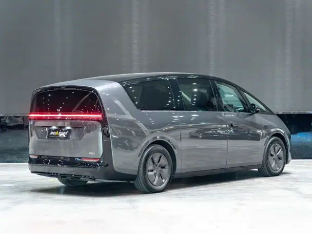 Li Auto MEGA — Фото автомобиля 4