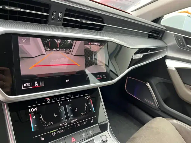 Audi A7L — Фото автомобиля 10