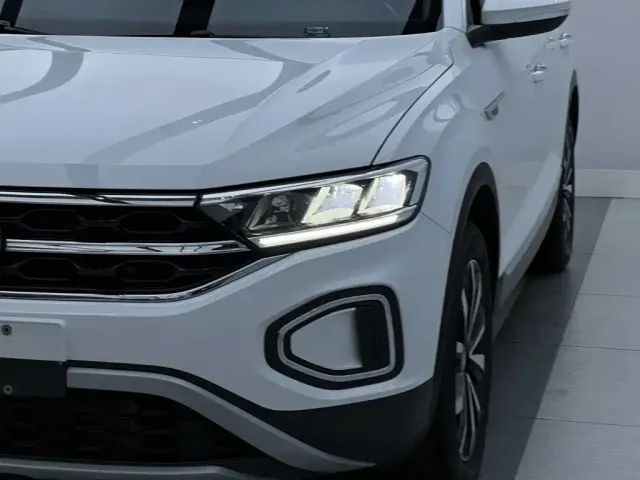 Volkswagen T-Roc — Фото автомобиля 12