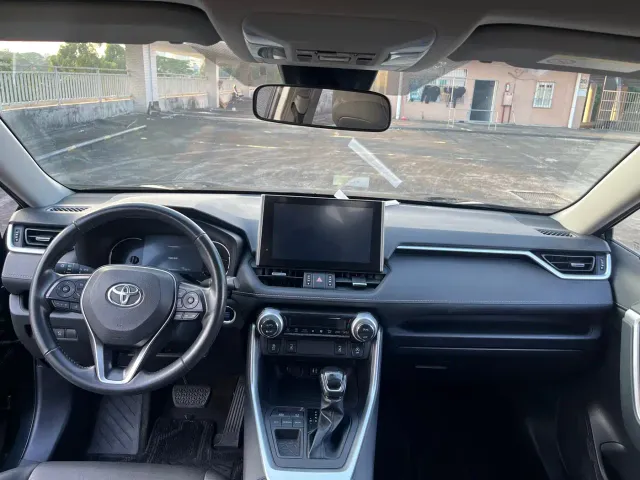 Toyota RAV4 — Фото автомобиля 17