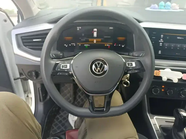 Volkswagen Polo — Фото автомобиля 10
