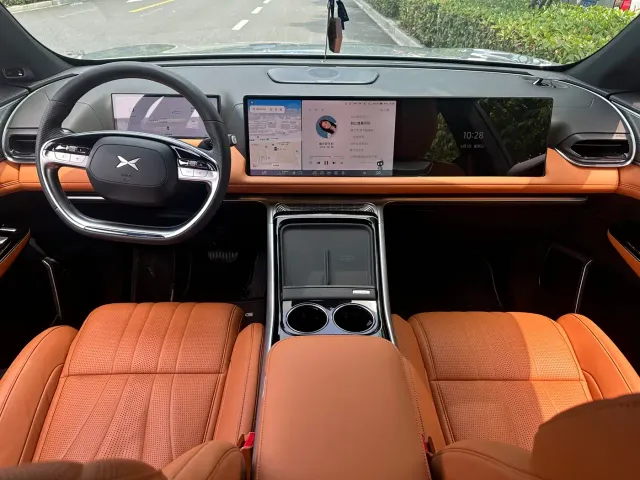 Xpeng G9 — Фото автомобиля 16