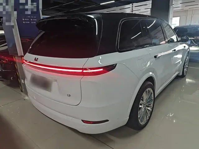 Li Auto L9 — Фото автомобиля 6