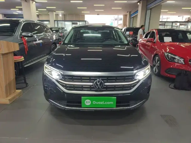 Volkswagen Passat — Фото автомобиля 2
