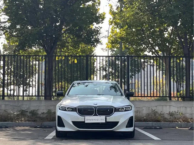 BMW i3 — Фото автомобиля 2