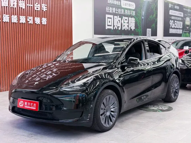 Фотография автомобиля — Tesla Model Y