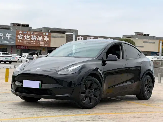 Фотография автомобиля — Tesla Model Y