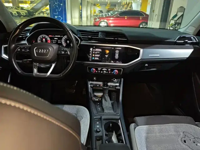 Audi Q3 — Фото автомобиля 9